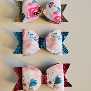 3 small sized hair bows
